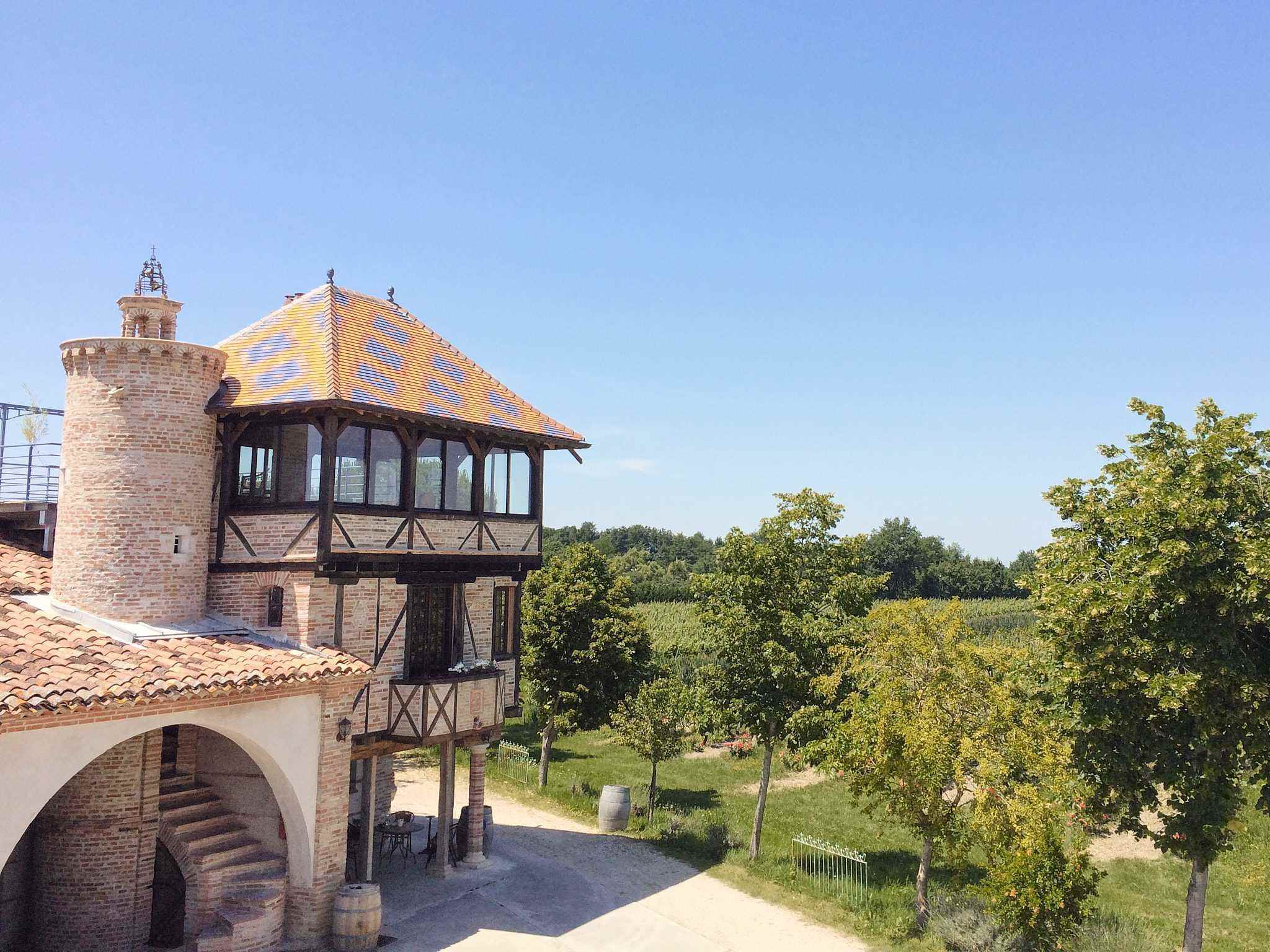 La tour et le pigeonnier du Château Saint-Louis