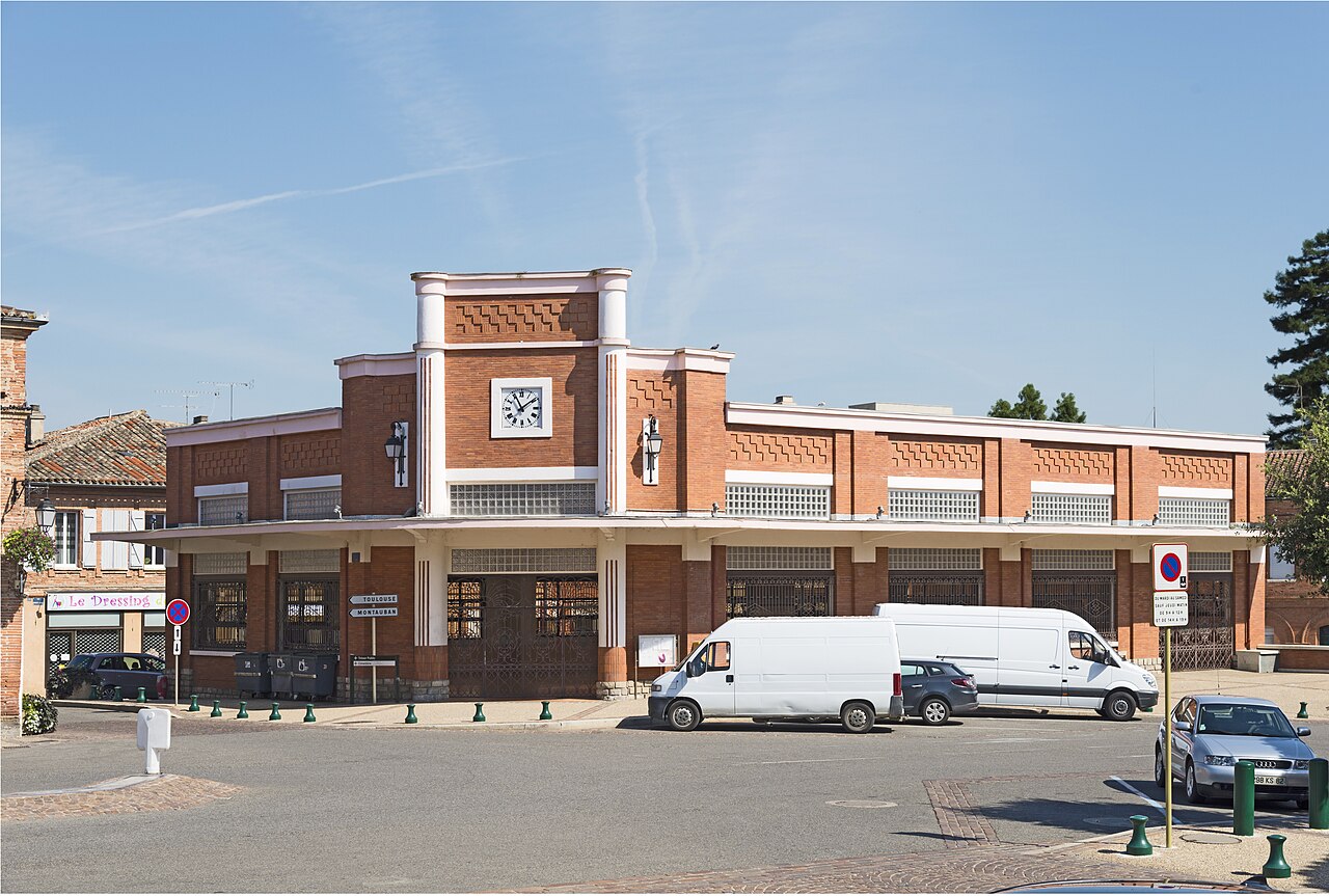 Le marché couvert de Fronton, architecture de brique du Frontonnais