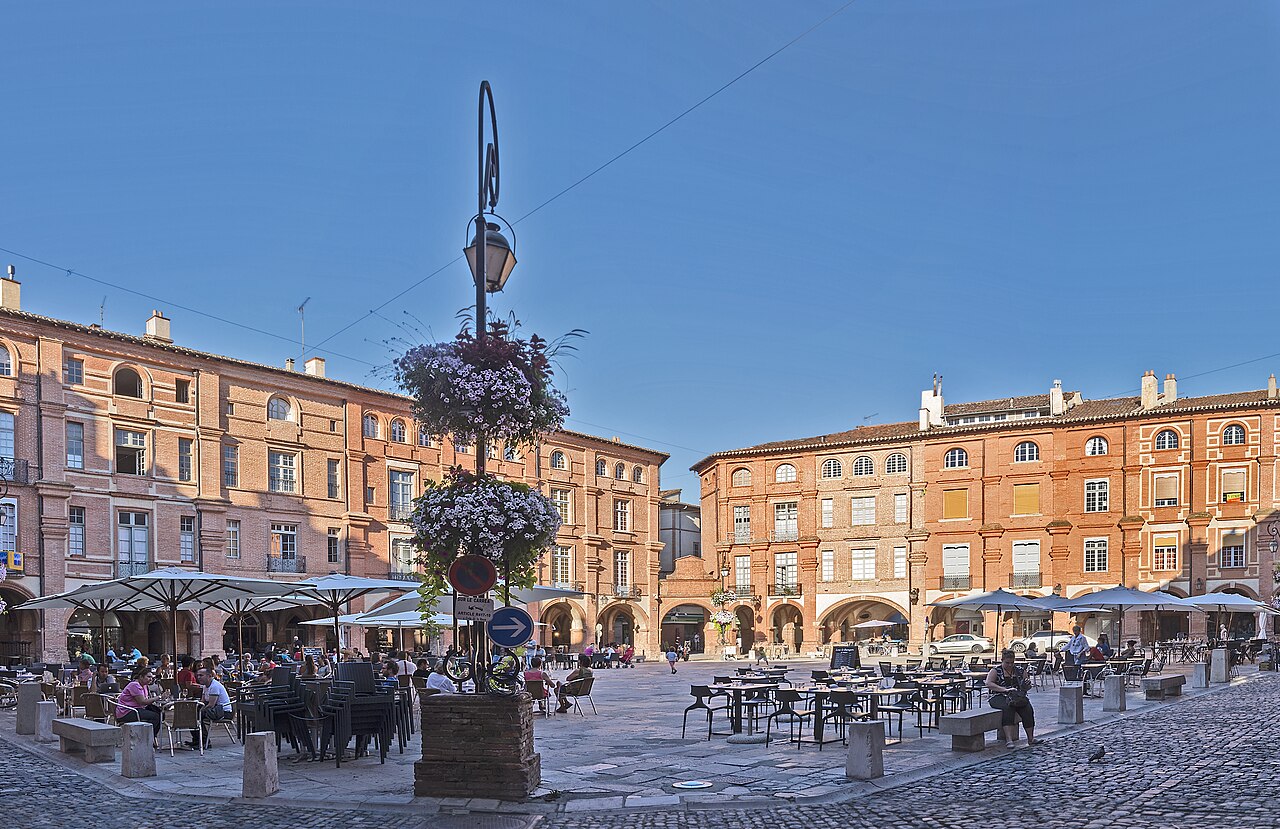 La place Nationale de Montauban
